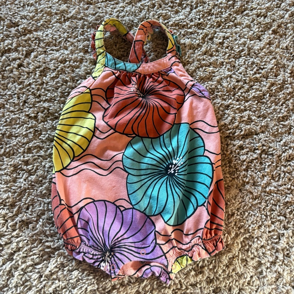 Tea Collection Cross-Back Baby Romper Leso Hibiscus Sz 9-12 Months